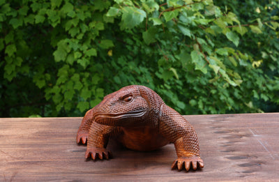 Wooden Hand Carved Komodo Dragon Sculpture Statue Handcrafted Gift Art Decorative Home Decor Figurine Artwork Reptile Decoration Handmade Wood
